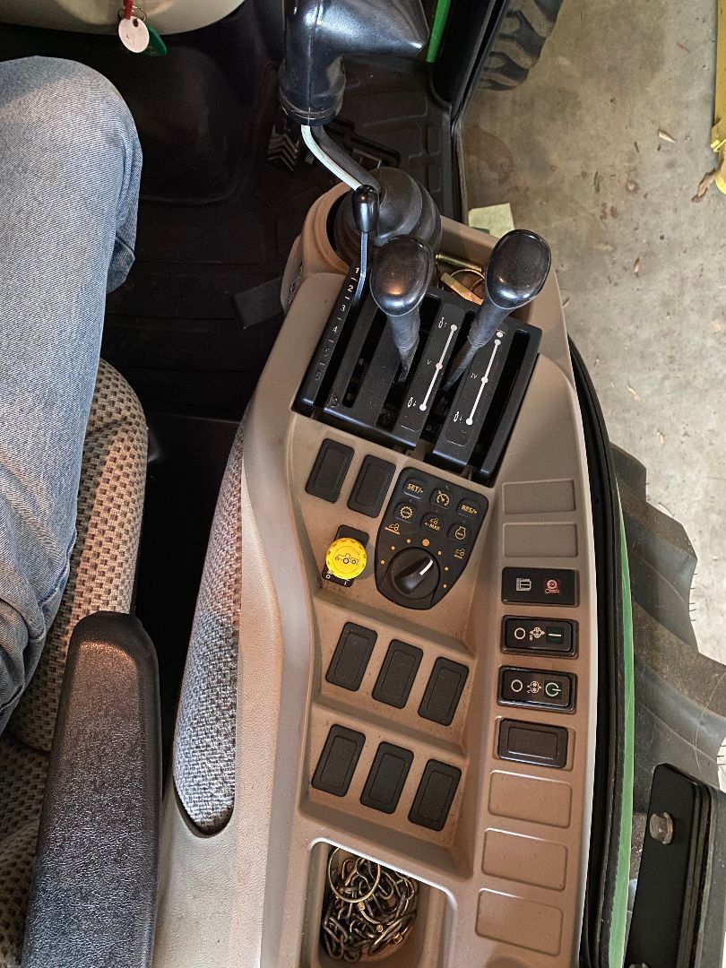 2017 JOHN DEERE 4052R - Image 14